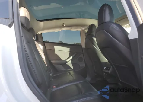 2021 Tesla Model Y z USA, uszkodzony, nr VIN 5YJYGDEE1MF090728